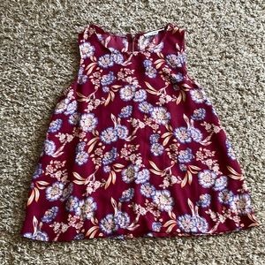 Floral maroon blouse. Size: L